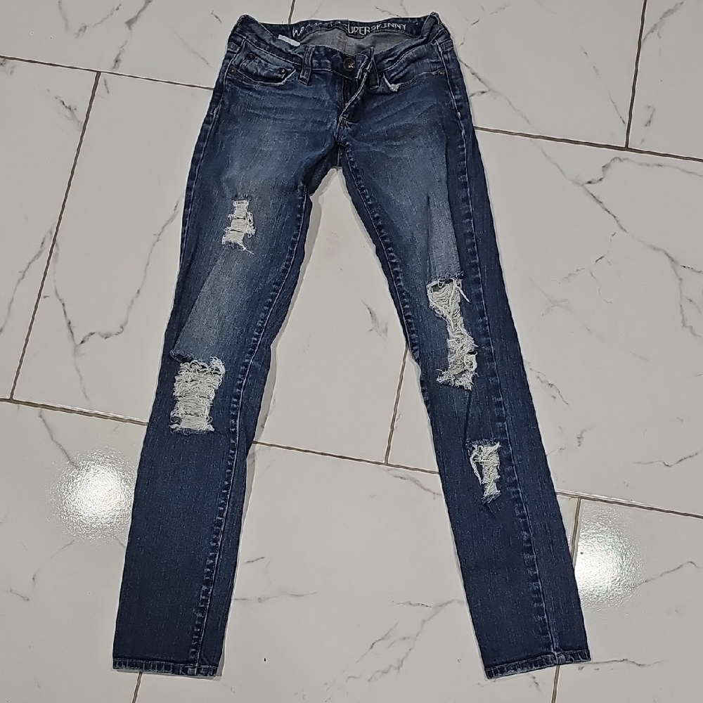 Bullhead Women's Blue Distressed Jeans
